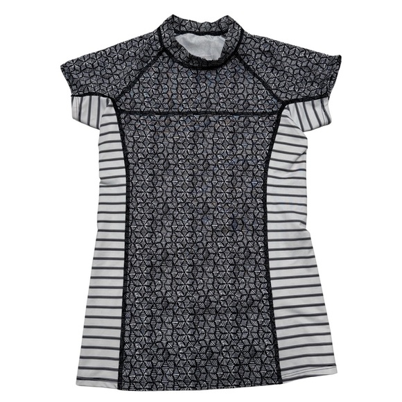 {Patagonia} Microswell Slim Fit Mock Neck Raglan Short Sleeve Rashguard - Picture 2 of 5